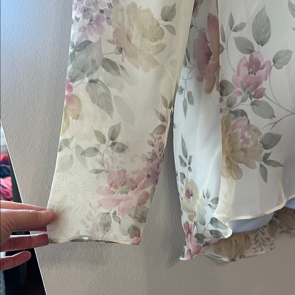 JBS Floral Sheer Women's Top- size 10 - Picture 5 of 6